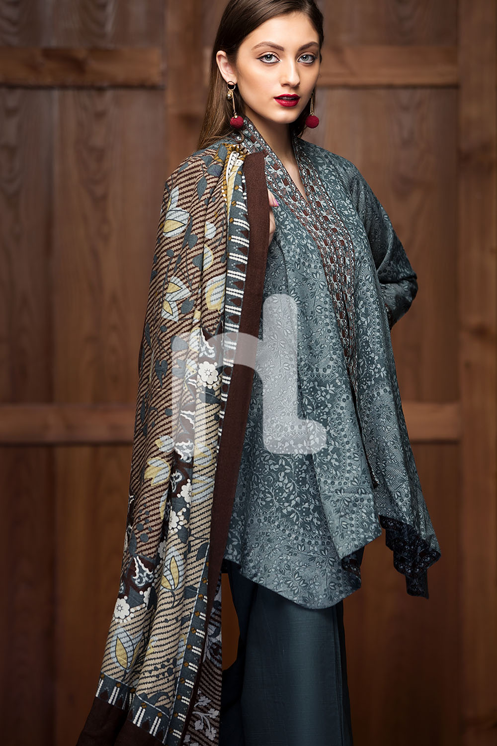 Embroidered Unstitched 3 Piece Karandi Pakistani Dress On A Discount Price For Shopping Online By Nishat Linen Winter Collection 2019