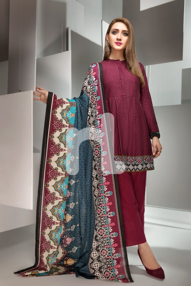 Maroon Color 3 Piece Unstitched Khaddar Pakistani Pret Wear Available For Shopping Online On Discount Rate At Sale By Nishat Linen Winter Collection 2017.