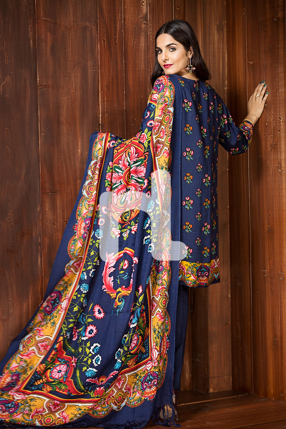 Unstitched 3 Piece Pakistani linen Dress On Sale To Buy Online By nishat linen Winter Collection 2019 At A Discount Price.