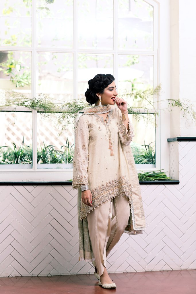 Buy this elegant 3 piece stylish cream stitched dress by Suffuse by Sana Yasir luxury prets 2018