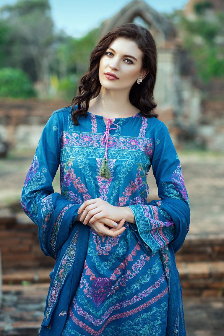 Buy this elegant Blue lawn 3 piece pret dress by Taana Baana spring embroidered 2019 at a very reasonable price