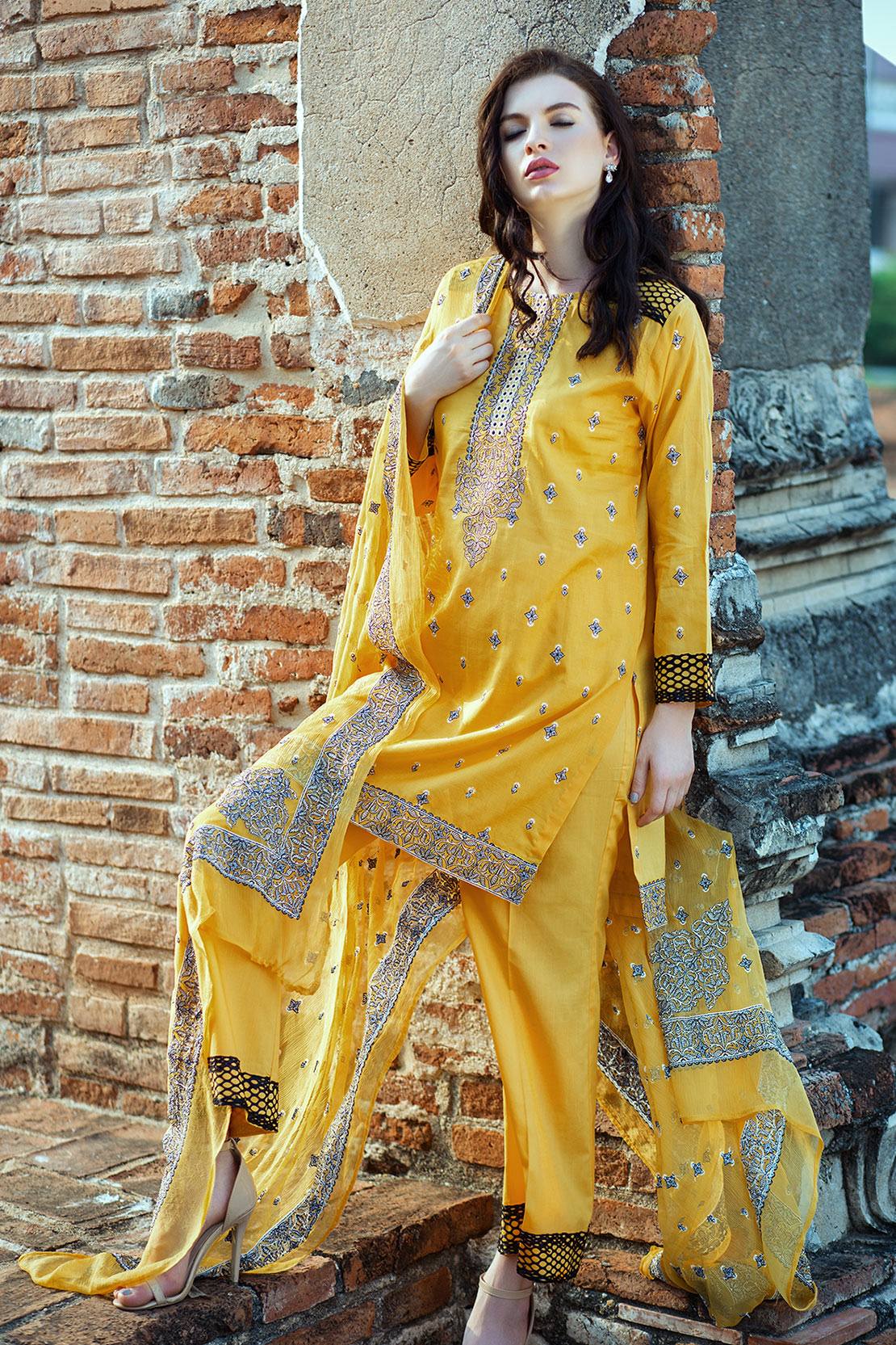 Buy this lawn pret wear unstitched dress at a best peice of available for online shopping by Taana Baana embroidered spring collection 2019