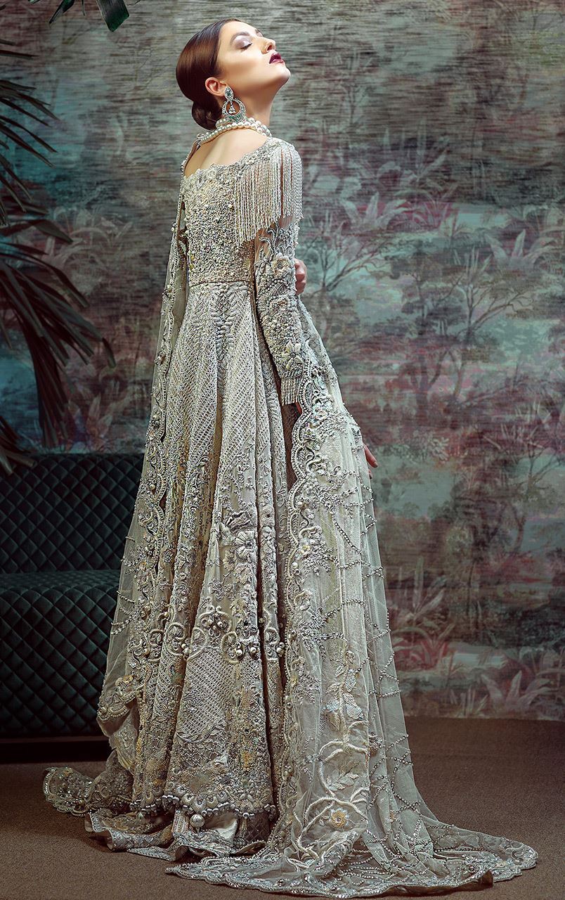 Buy this white bridal wear Pakistani dress by Pakistani fashion designer