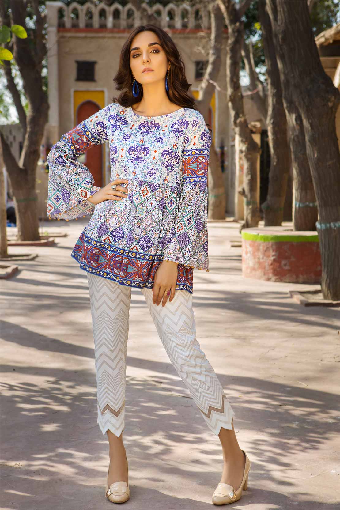 Classic and elegant blue colored unstitched lawn shirt by Pareesa printed casuals 2018
