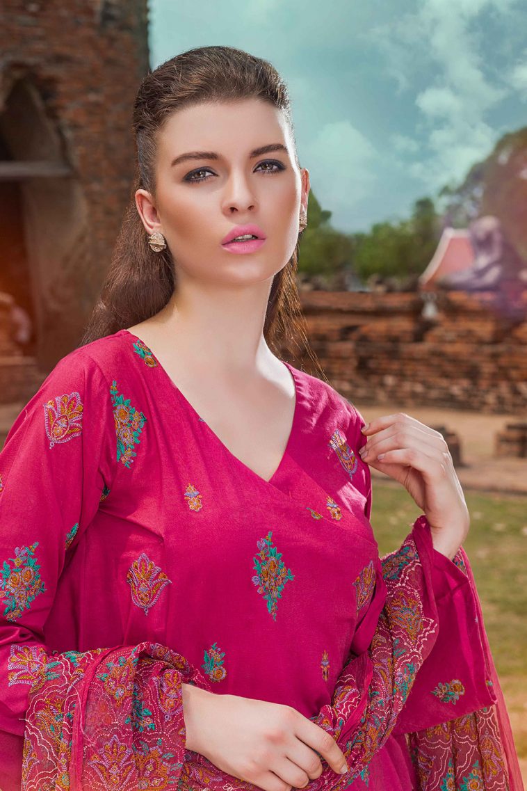 Embroidered Red 3 piece unstitched pret dress by Taana Baana lawn clothes 2019
