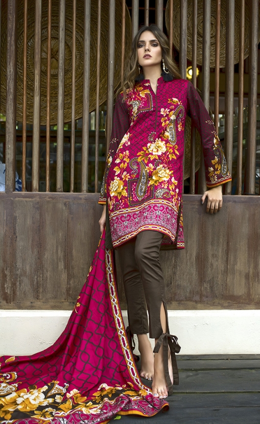 Get this ravishing printed Pakistani unstitched dress at a best price by Komal printed lawn collection