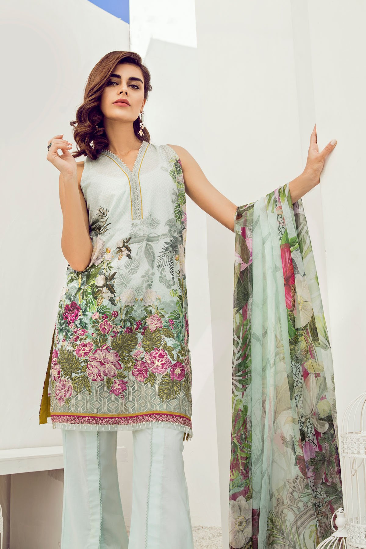 Graceful Printed Green 3 piece unstitched pret by Baroque fachsia embroidered collection 2018