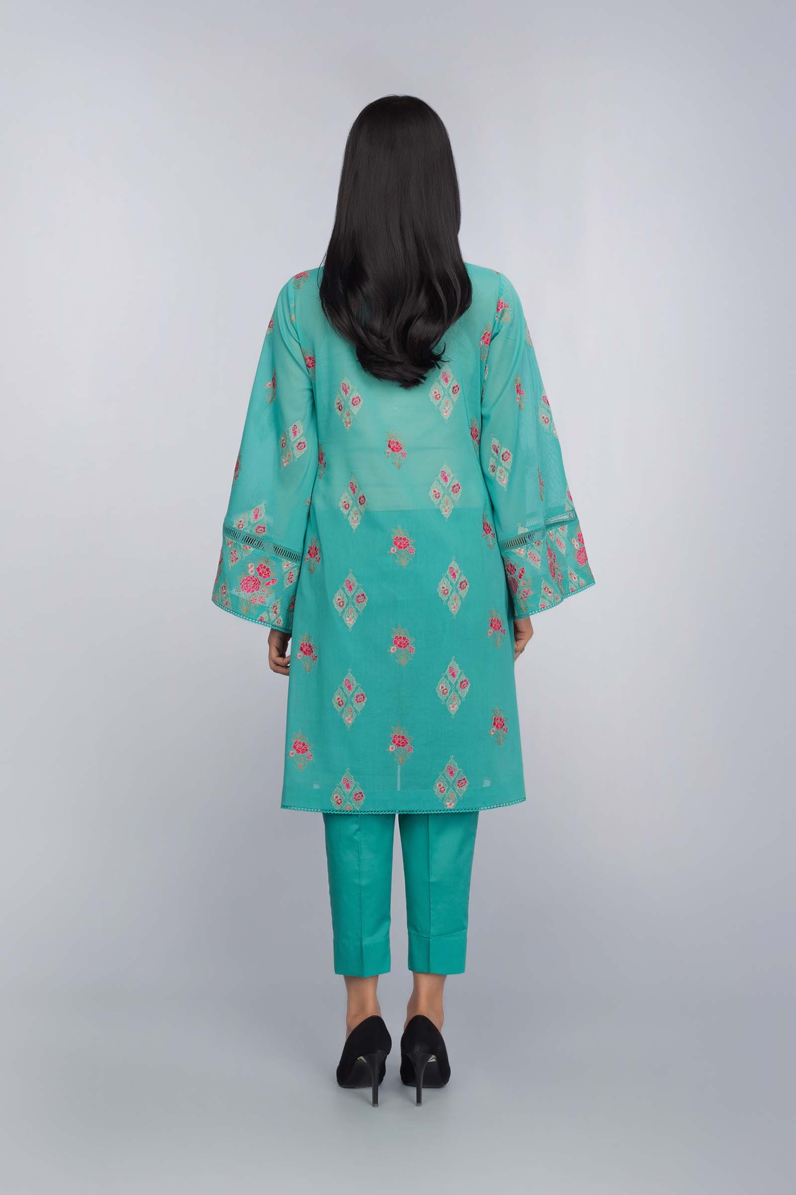 Pakistani Designer Creation Premium Lawn Suit at Bareeze Summer Clearance Sale 