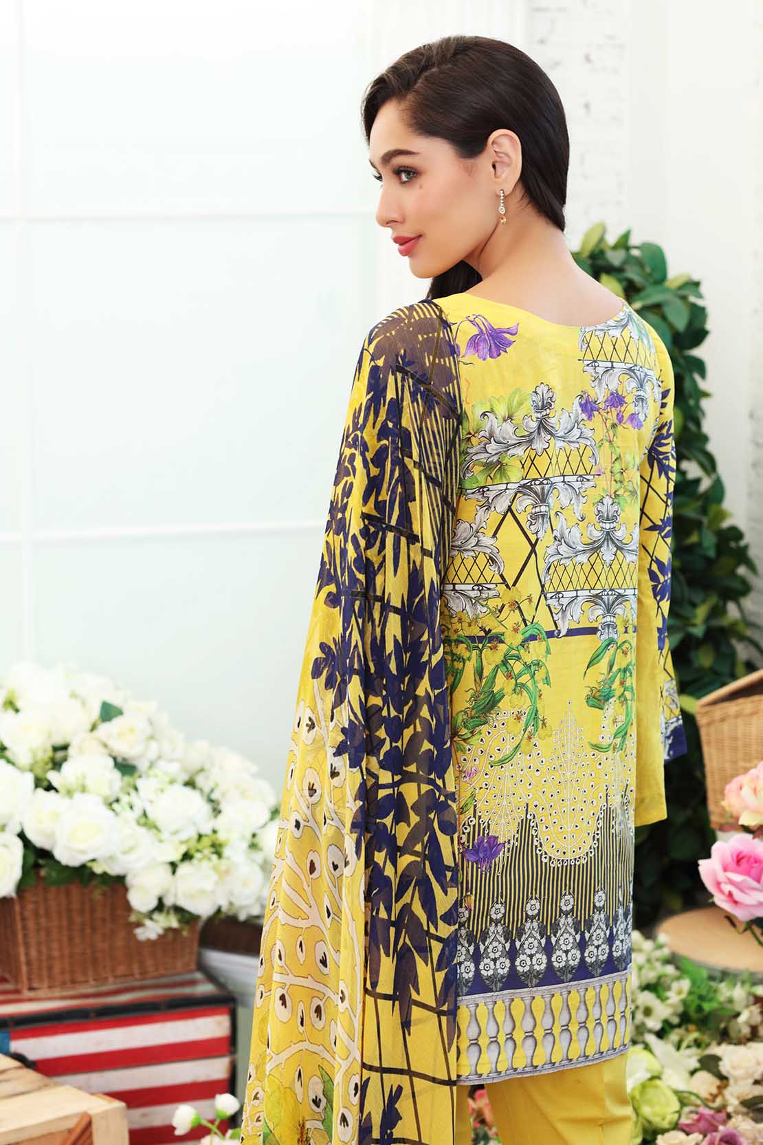 This beautiful yellow embroidered lawn dress in by So Kamal pret collection 2018 available all across Pakistan for online shopping