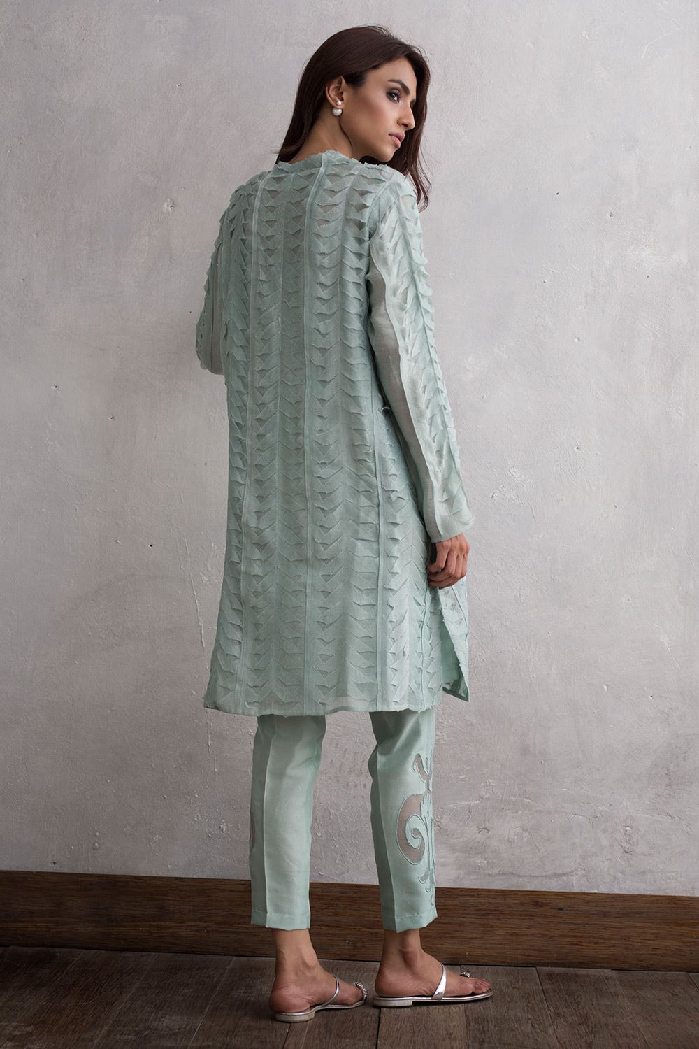 Available online this elegant green dress in cotton Pakistani cotton 3 piece ready to wear dress by Nida Azwar Tradtional wear 2018