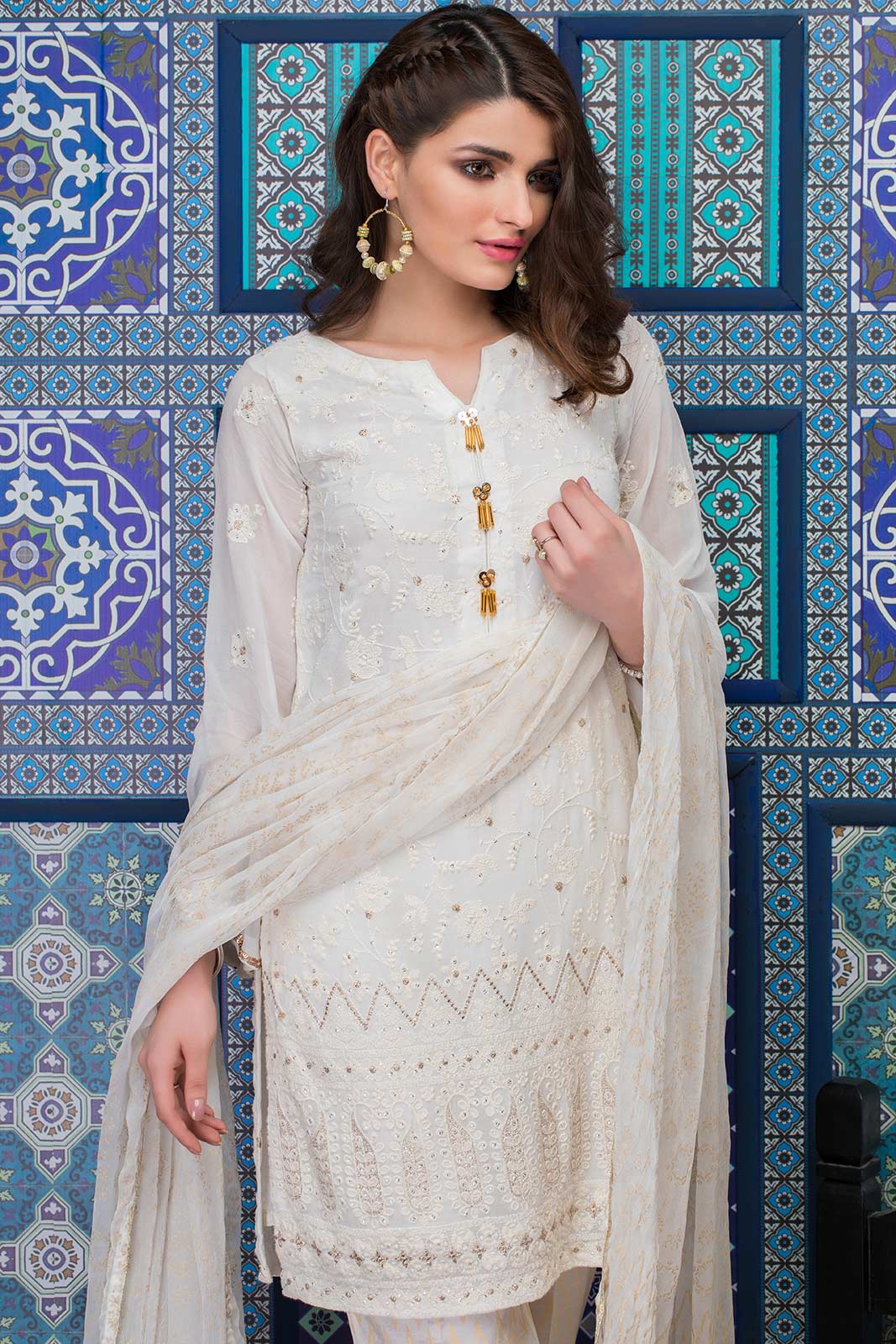Buy this elegant embroidered Viscose dress at a best price by Bonanza Eid dresses in London
