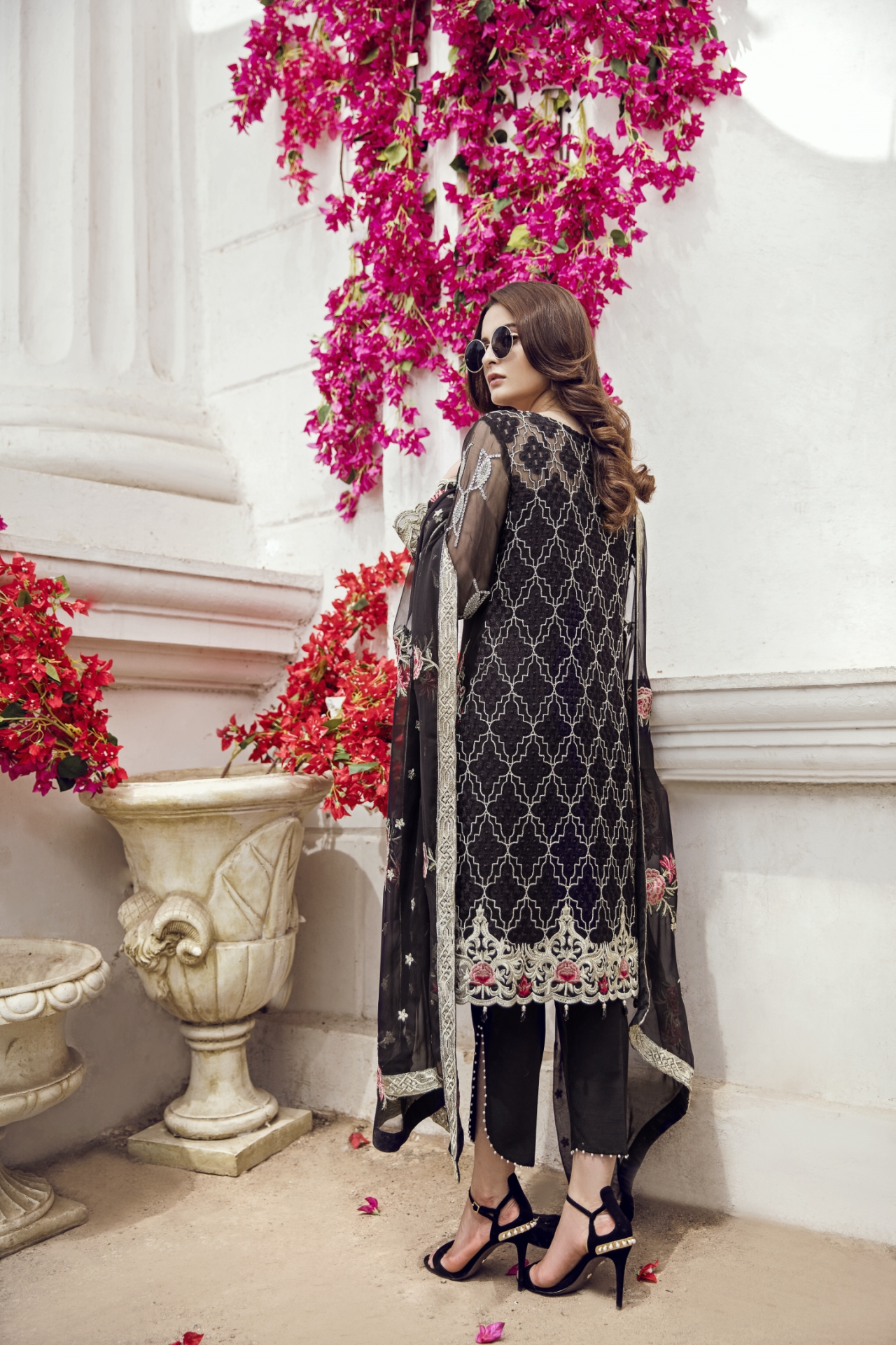 embroidered with the mesh of roses, and veiled with the delicateness of nightly lures by Imrozia premium luxury eid prets