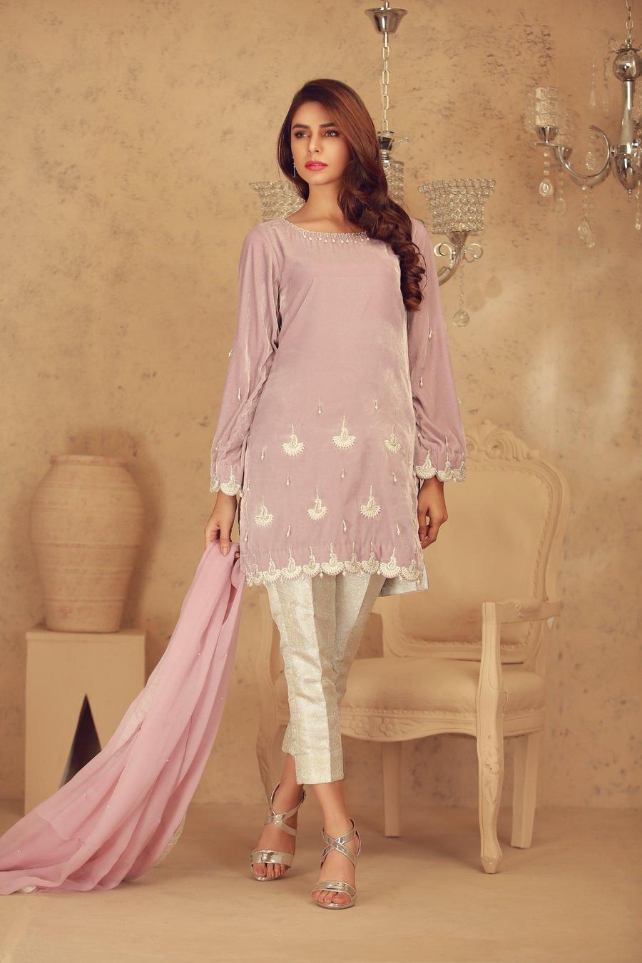 Velvet Lavender Pakistani Party Outfit by Sarosh Salman
