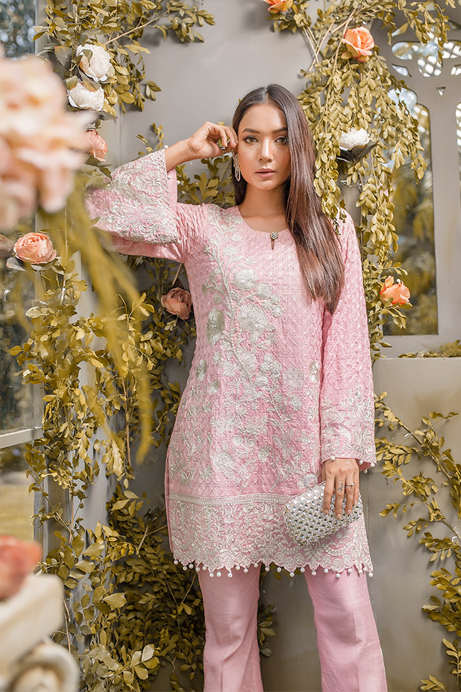 This pretty pink 2 piece textured dress by Gulaal Pakistani party wear dresses 2018