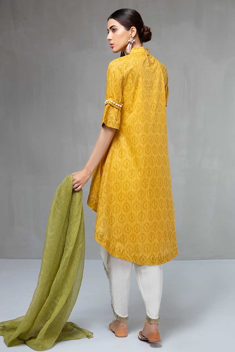 Maria B Traditional Wedding Dress Featuring Mustard Half Sleeves Embroidered Kameez with Tulip Shalwar