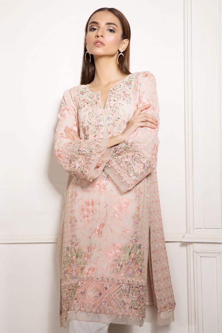 A beautiful embroidered ready to wear Pakistani suit in India by Sapphire
