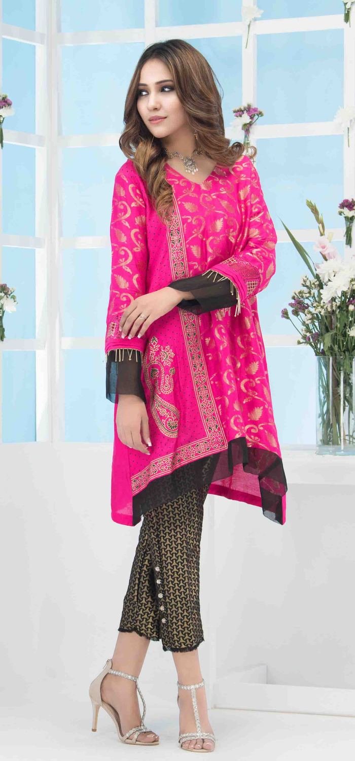 A beautiful maysuri net fuchsia pink two piece Pakistani party dress