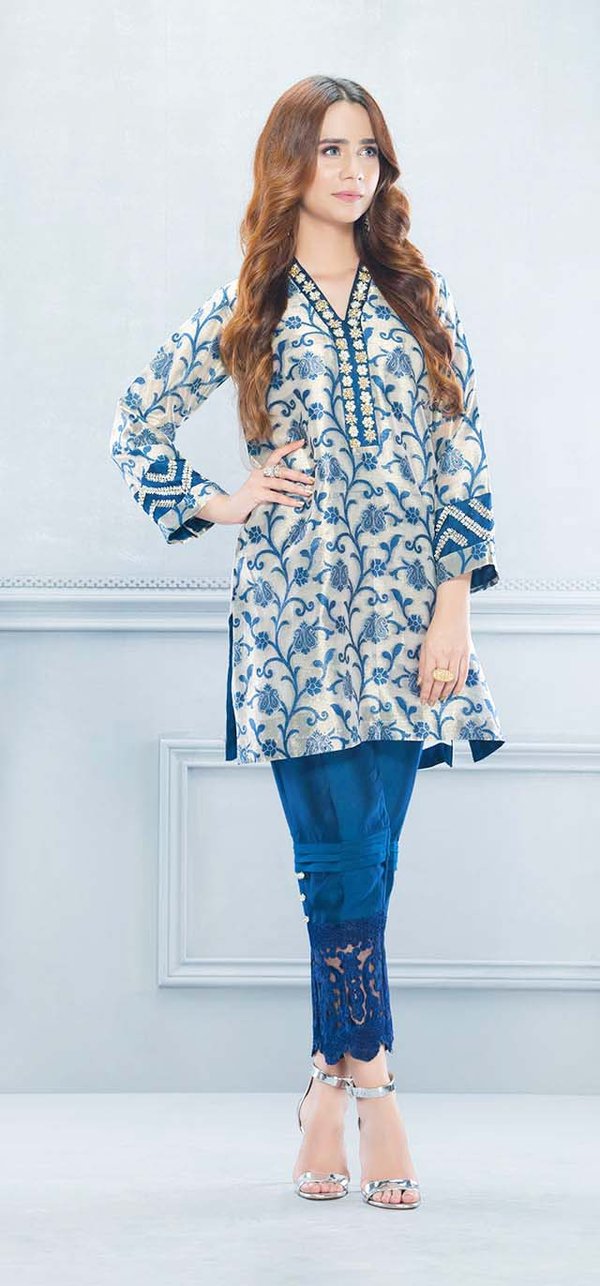 A ravishing refreshing blue colored two piece casual Pakistani dress