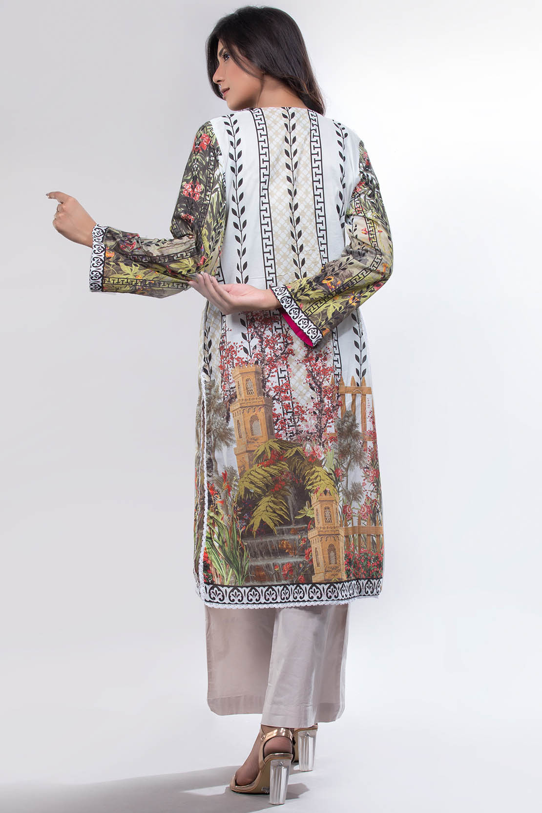 Beautiful and stylish embroidery Pakistani dress by Warda Saleem