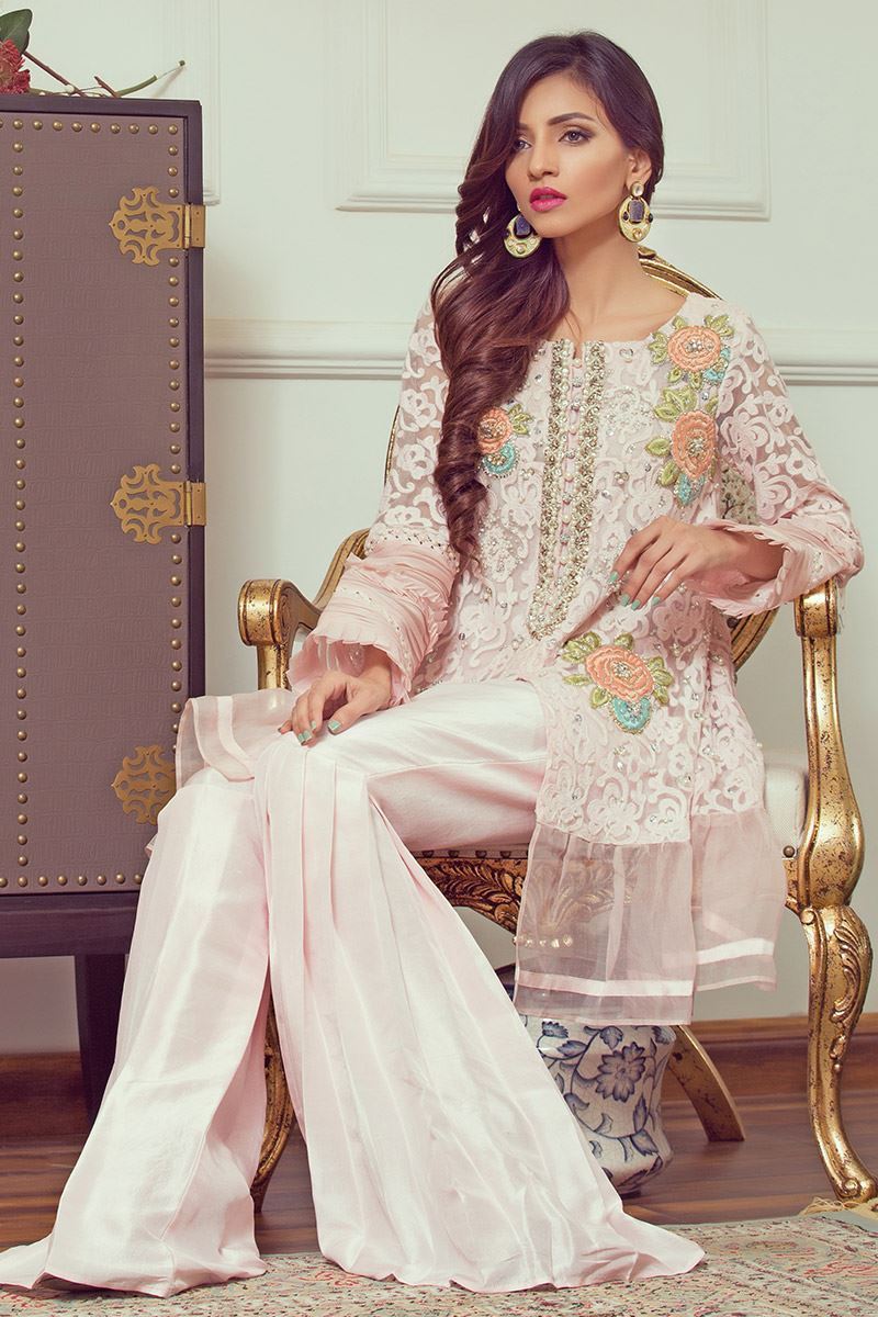 Buy this beautiful and elegant Pakistani eid dress by Annus Abrar official
