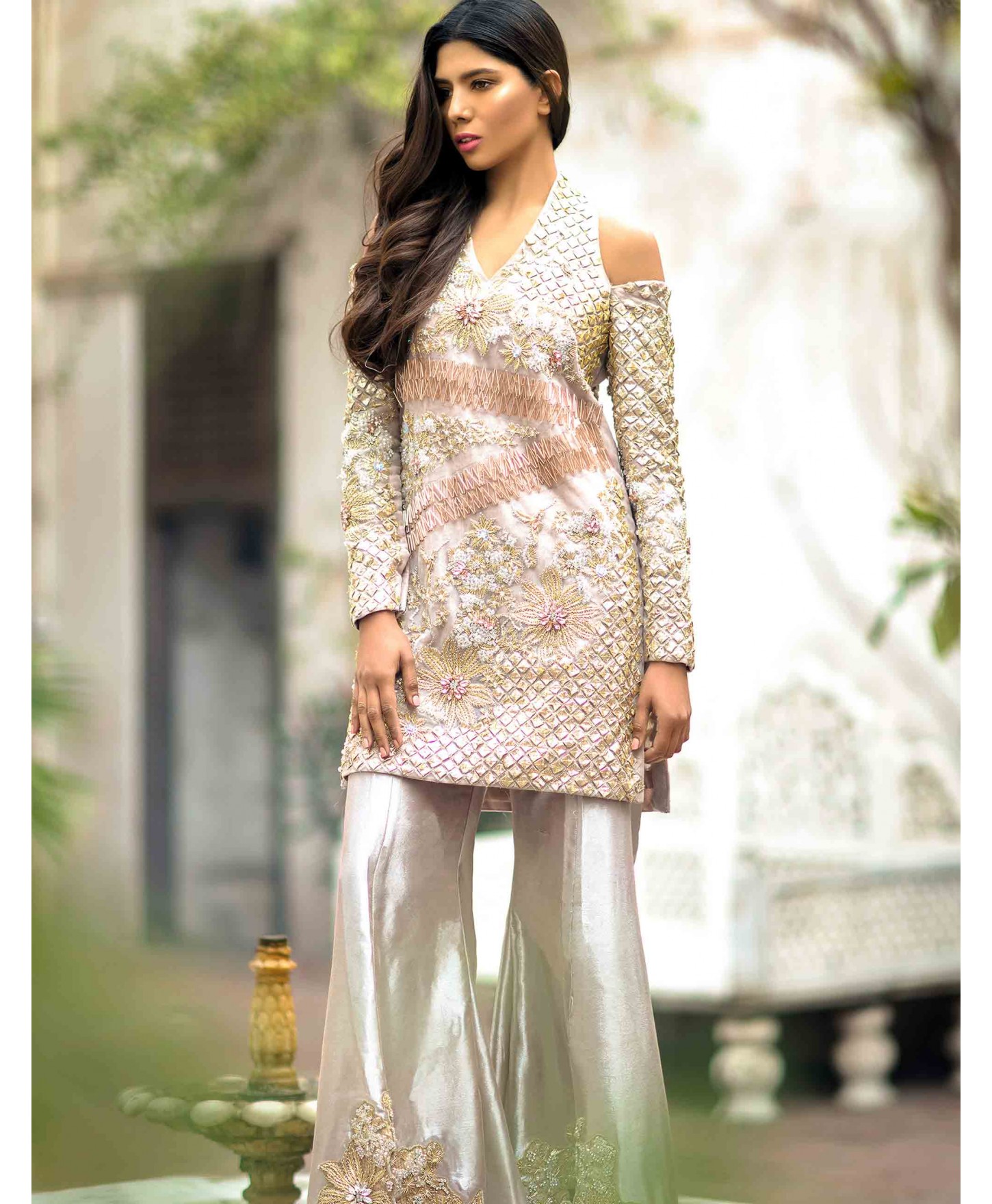 Buy this elegant and ravishing Pakistani eid dress by Crates by Pasho.