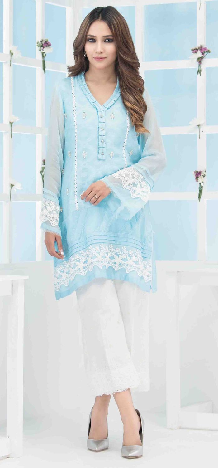 Pakistani party dresses by Phatyma Khan has this refreshing light blue dress