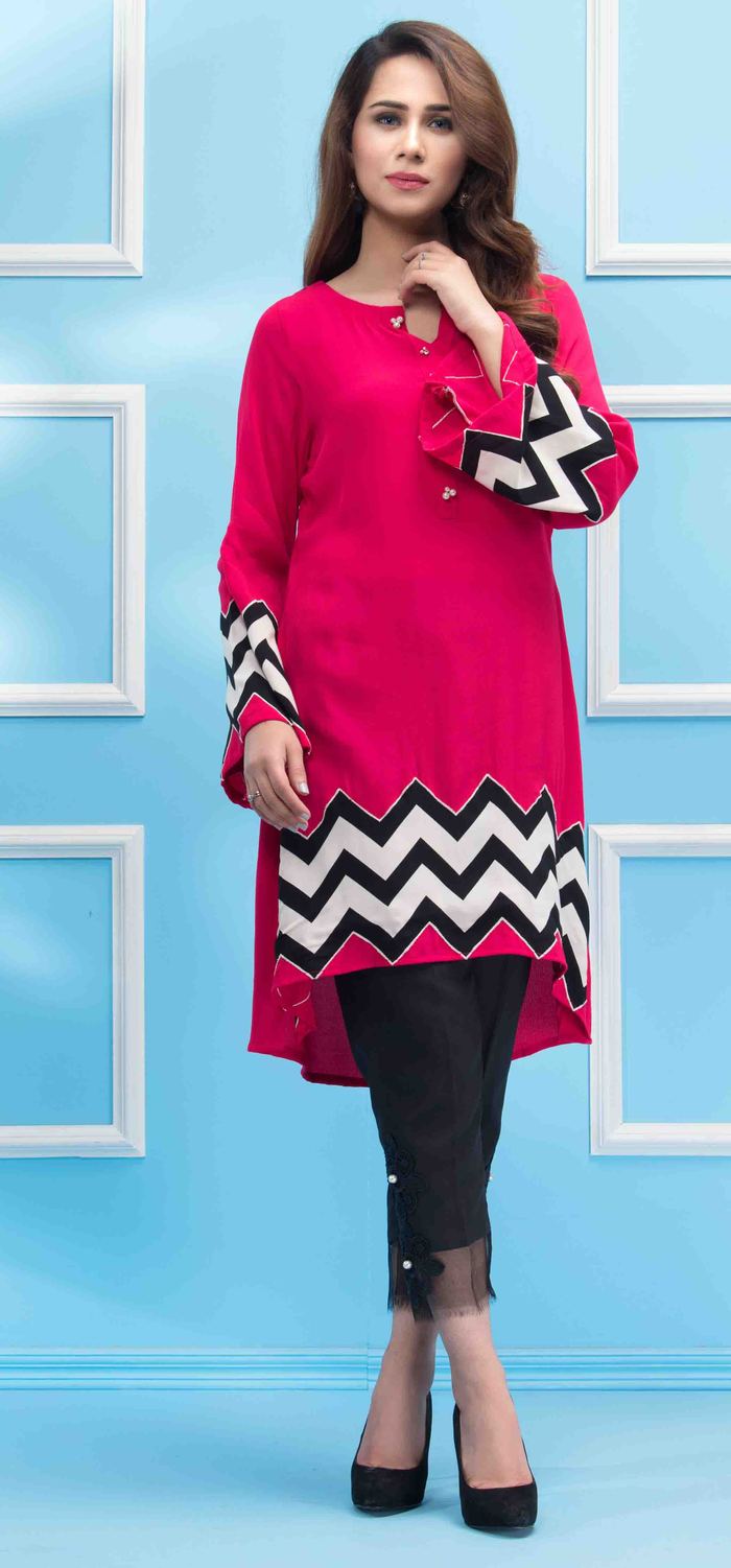 Pretty and stylish Pakistani casual dresses by Phatyma Khan has this pink dress