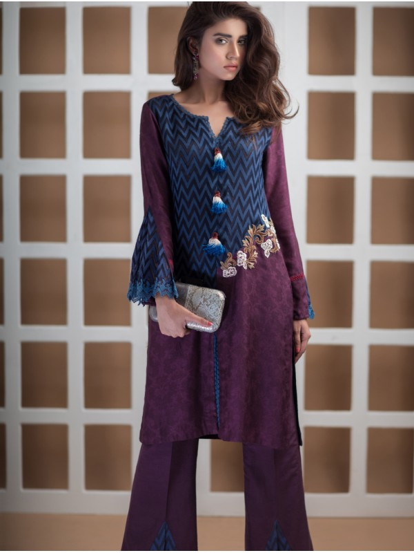 This beautiful and stylish Pakistani eid dress by Umsha has embroidered shirt