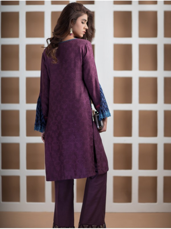 This pretty and trendy Pakistani eid dress by Umsha has embroidered shirt.