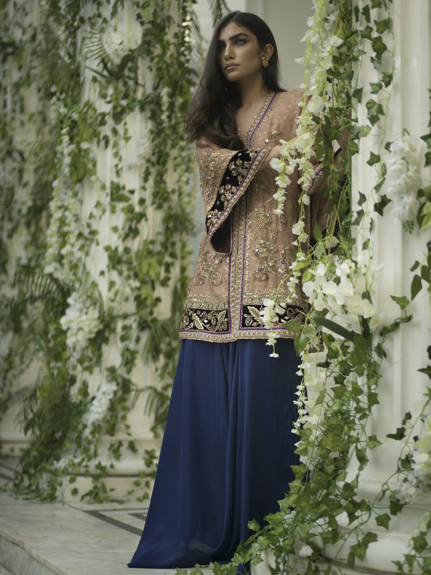 a floral freshness to your look with our handcrafted Ziggy kurti featuring a blend of velvet appliqué