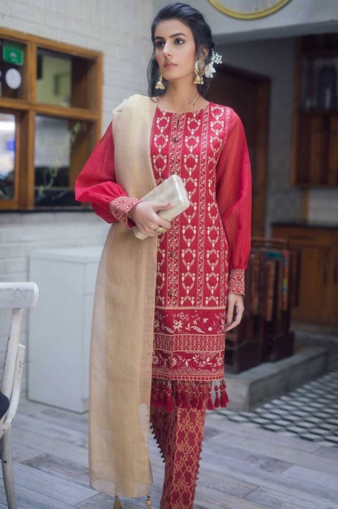 Pakistani Wedding Dresses for Bride’s Sisters and Cousins Online
