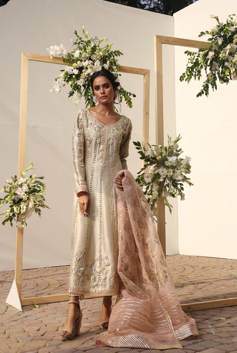 Pishwas for Pakistani Weddings by Nadia Farooqui